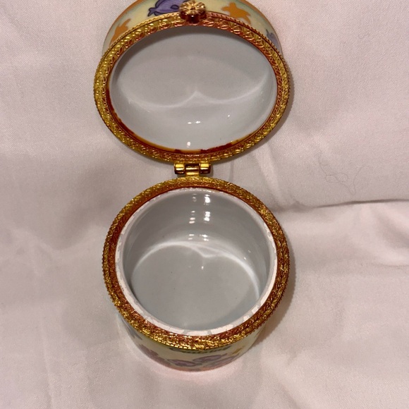 Pill Trinket Snuff Box Caribbean Cruise Dolphin Colorful Motif Brass Hinged - Picture 4 of 7